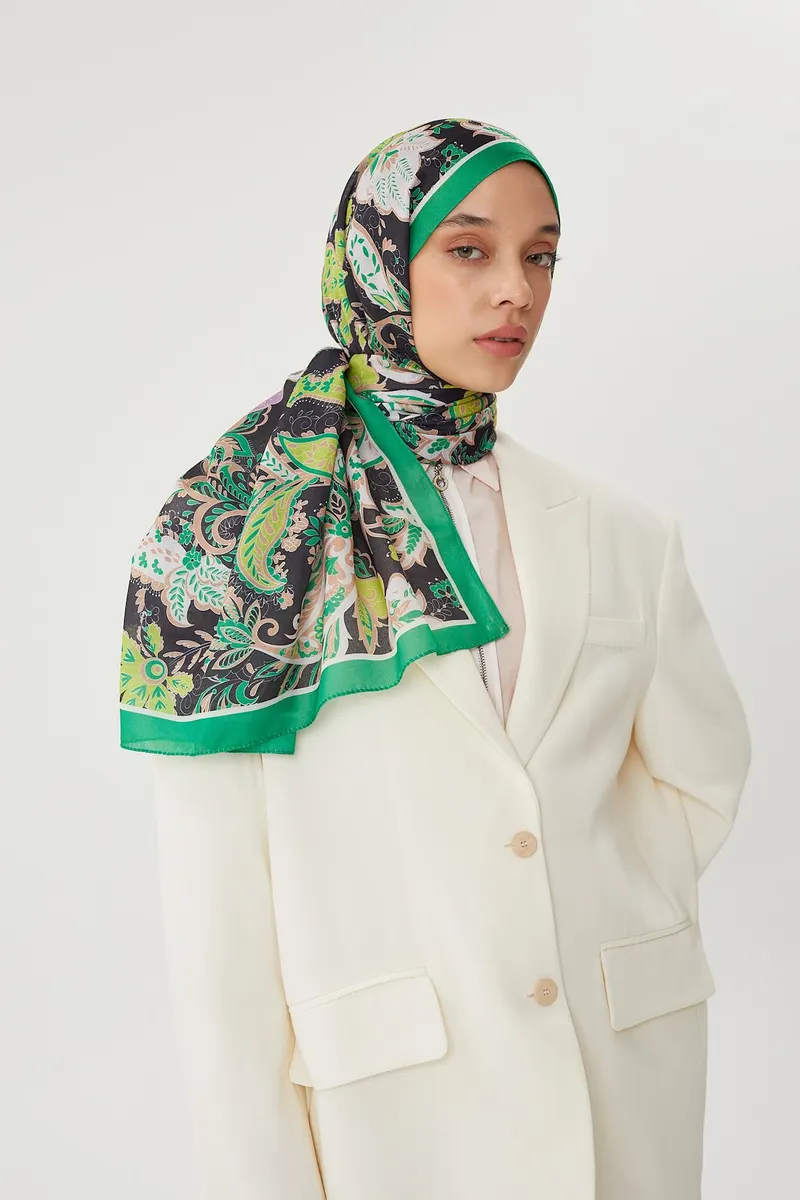 Benetton & Siyah Retro Desen Şal · görsel 2