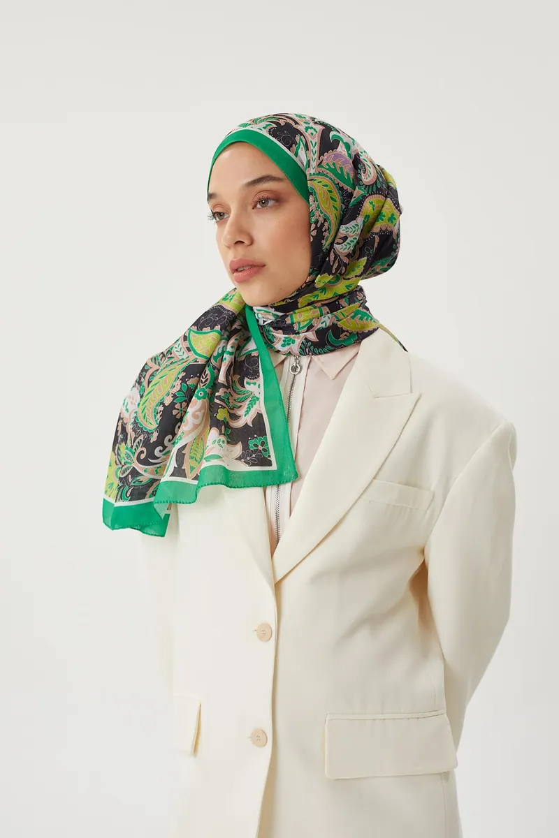Benetton & Siyah Retro Desen Şal · görsel 4