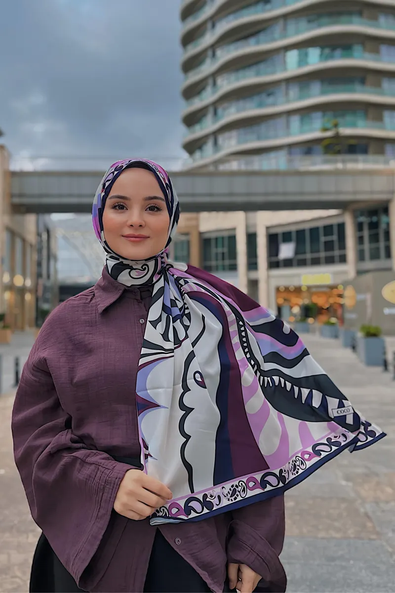 Betül'ün Pastel Mor Dila Desen İpek Şal Tercihi