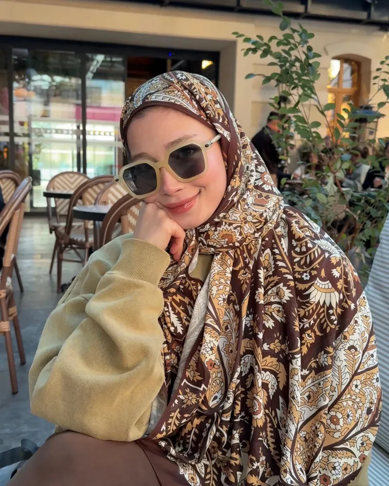 Derya'nın Acı Kahve Balamir Desen İpek Şal Tercihi · görsel 4