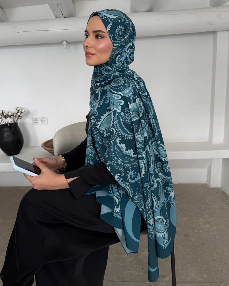 Eslem'in Petrol Deva Desen Pamuk Vual Şal Tercihi · görsel 2