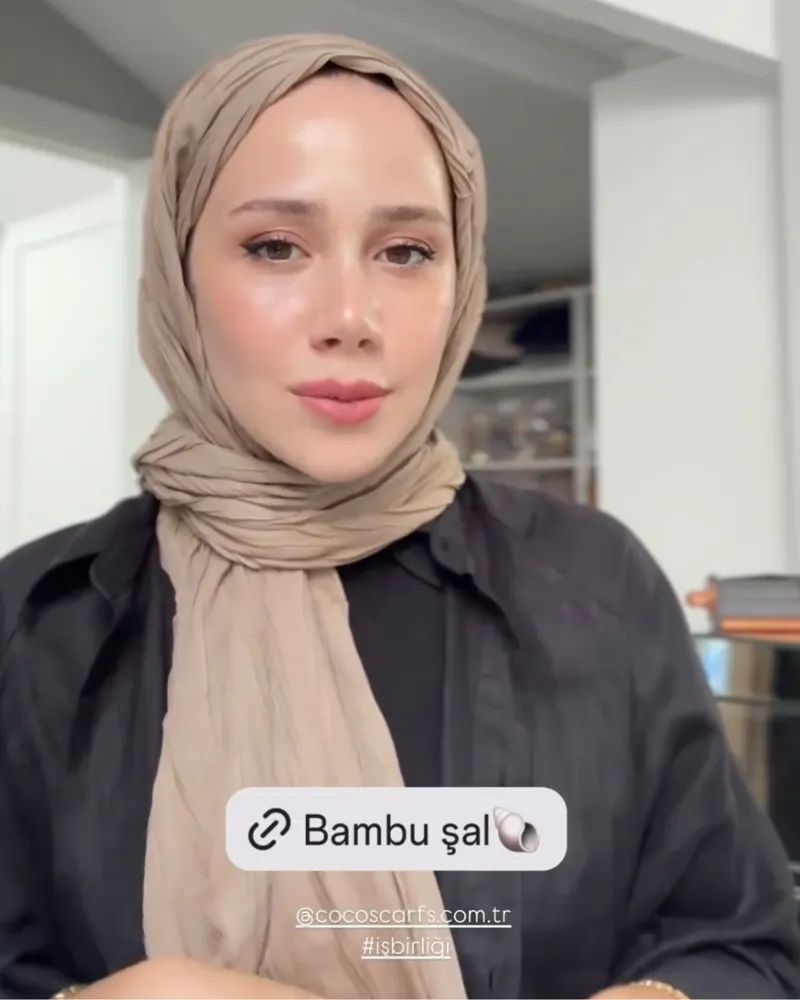 Feyza Hakyemez'in Koyu Vizon Piliseli Bambu Şal Tercihi