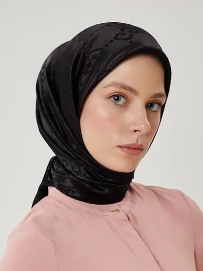 Siyah G Desen Parlak Jakar Eşarp · Siyah