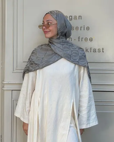 Gri Imannoor Büyük