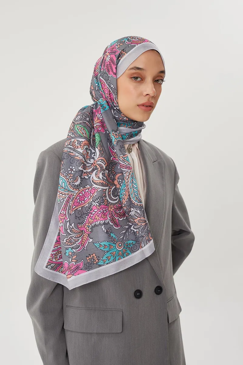 Gümüş & Gri Retro Desen Şal · görsel 3