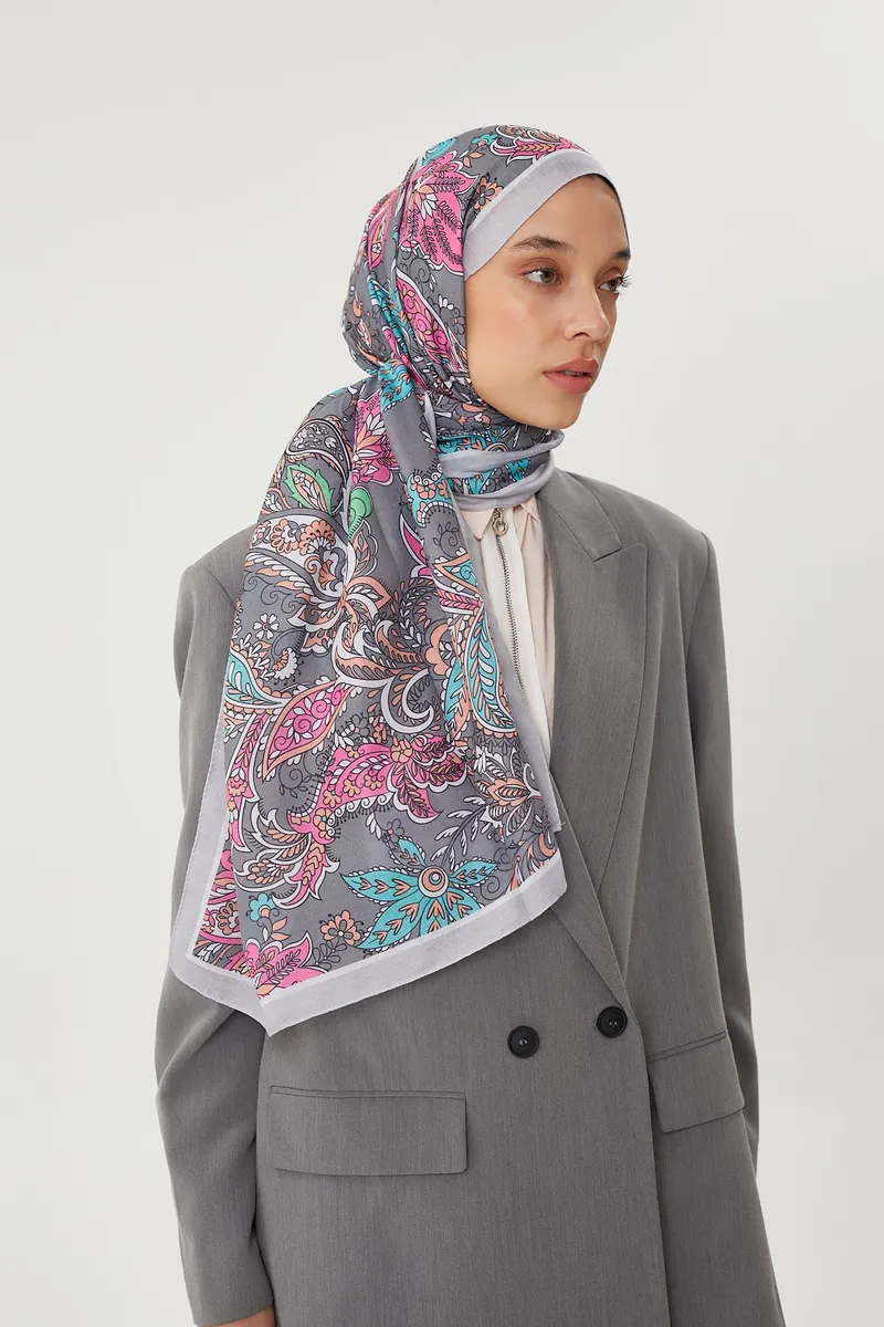 Gümüş & Gri Retro Desen Şal · görsel 4