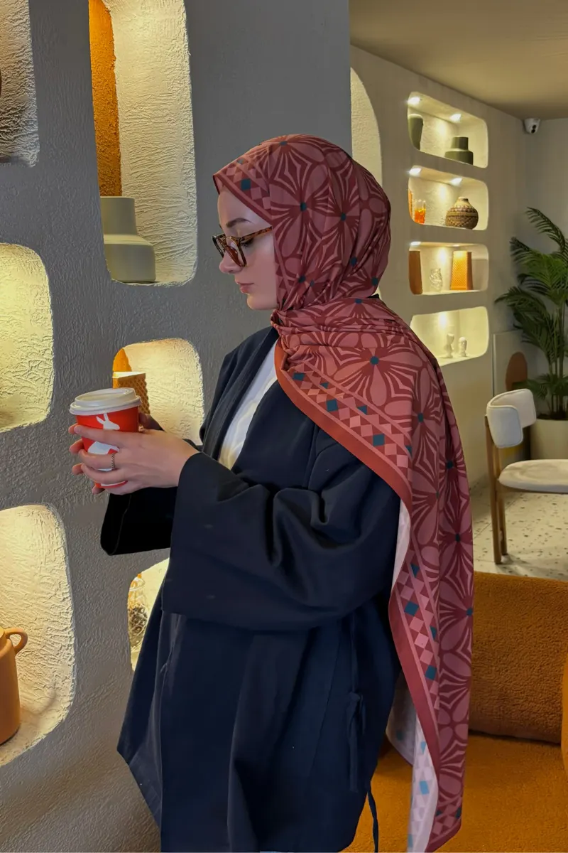 Havvanur'un Bordo Yonca Desen Pamuk Vual Şal Tercihi