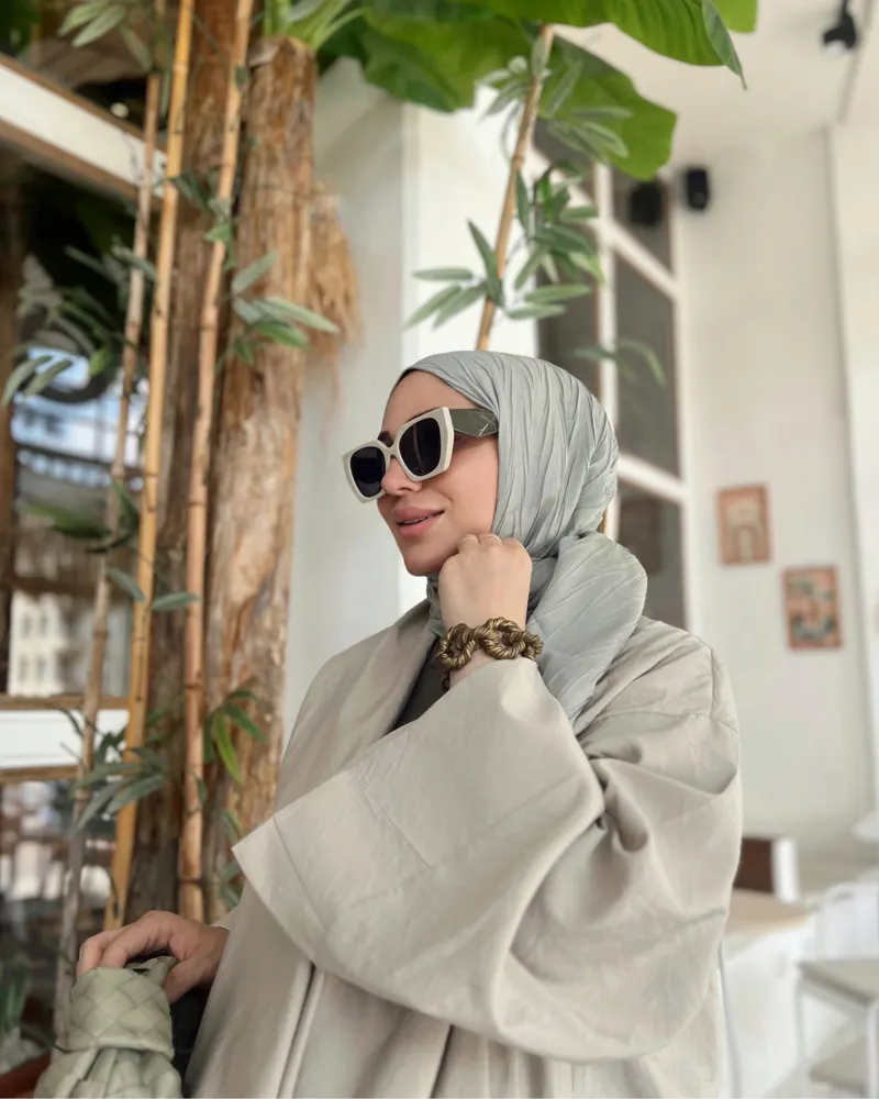 Hazal Aydın'ın Pastel Yeşili Piliseli Bambu Şal Tercihi