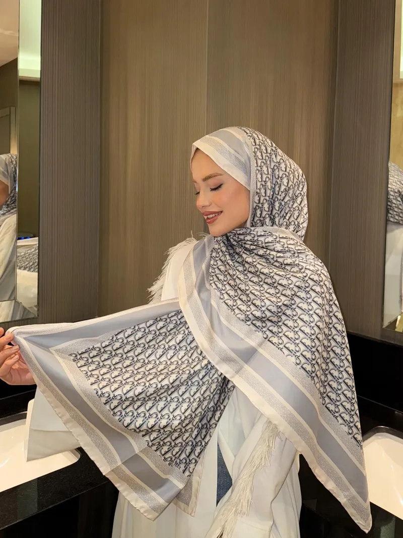 İthal Buz Mavi & Gold CD Desen Twill İpek Şal · görsel 4