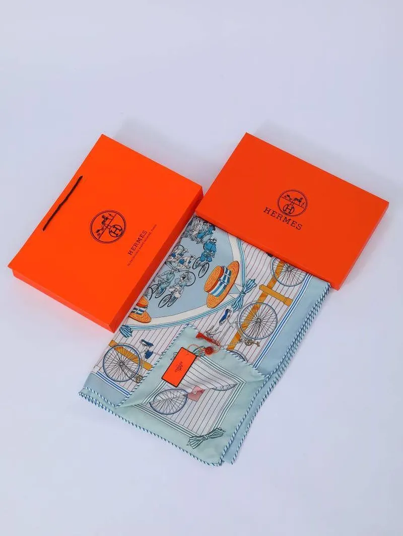 İthal Buz Mavi & Pastel Yeşil H Desen Twill İpek Şal