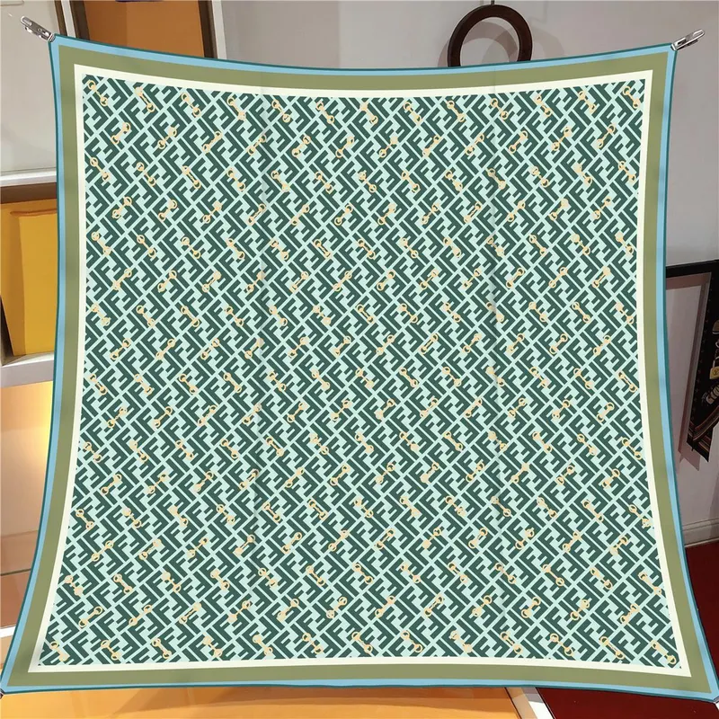 İthal Gold & Yeşil F Kilit Desen Twill İpek Eşarp
