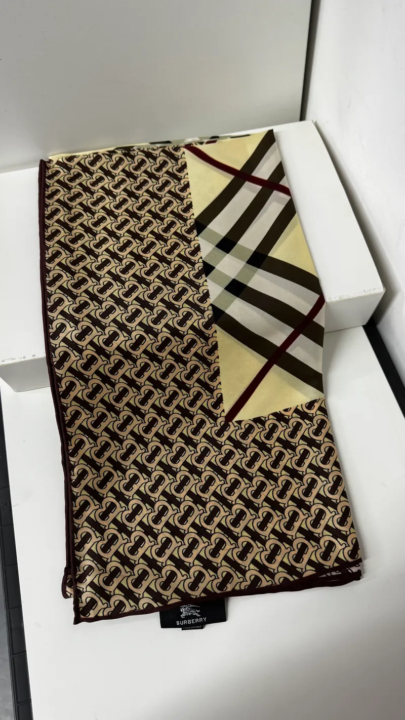 İthal Pastel Sarı B Classic Desen Twill İpek Eşarp