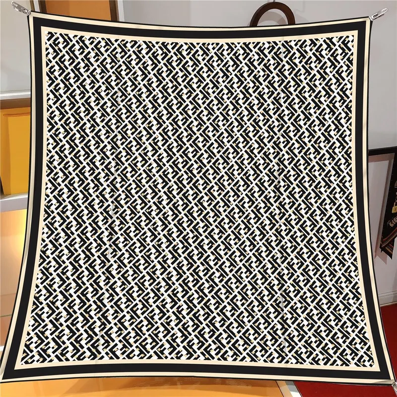 İthal Siyah & Beyaz F Arı Desen Twill İpek Eşarp