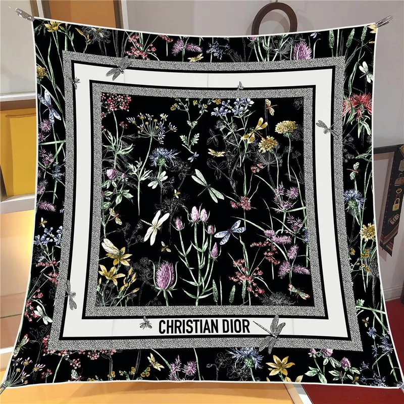 İthal Siyah D Flower Desen Twill İpek Eşarp