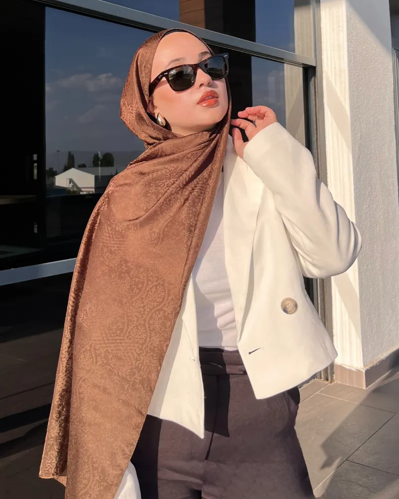 Kahverengi Lavin Desen Jakar Şal · görsel 3
