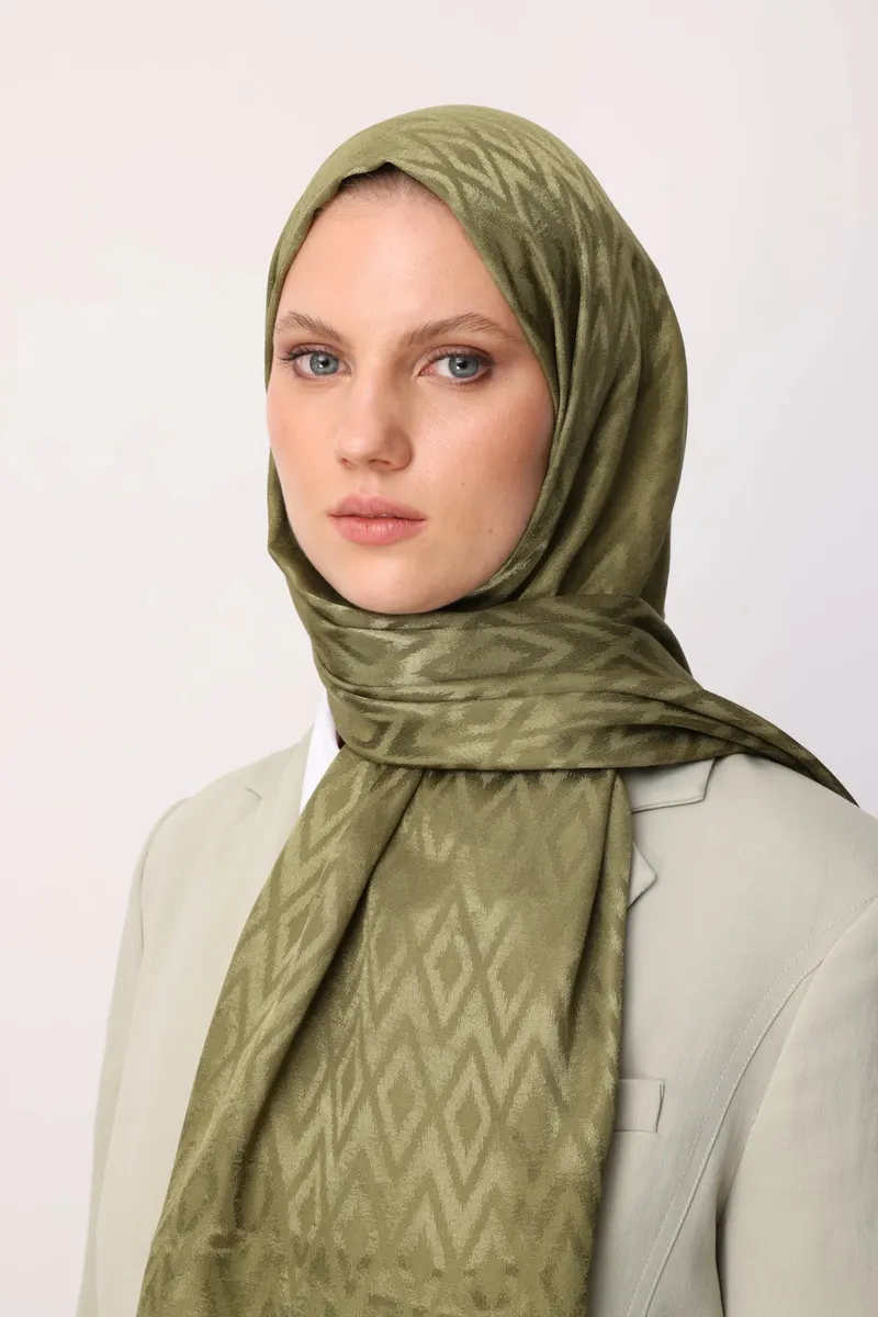 Soft Yeşil Karo Desen Parlak Jakar Şal