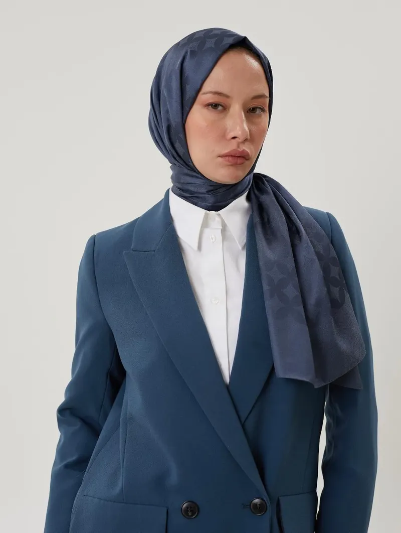 Koyu Füme Rise Desen Jakar Şal · görsel 2