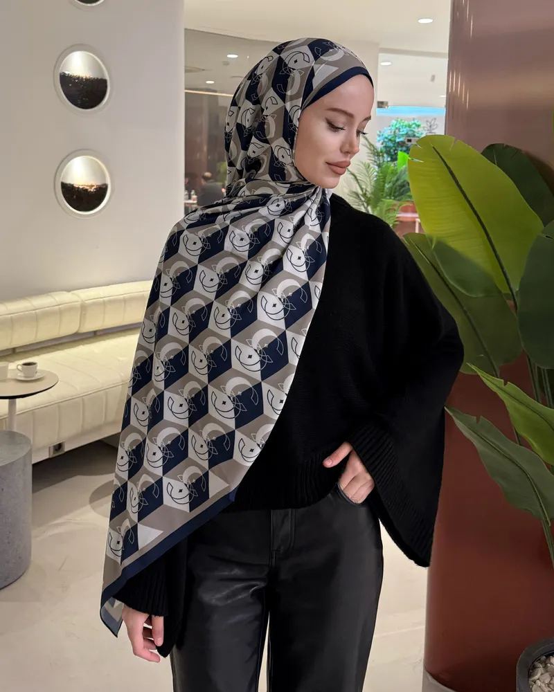 Lacivert Icon Vual İpek Şal · görsel 2