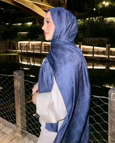 Lacivert Imannoor Monogram Zincir Desen Pamuk Jakar Şal · Lacivert Imannoor