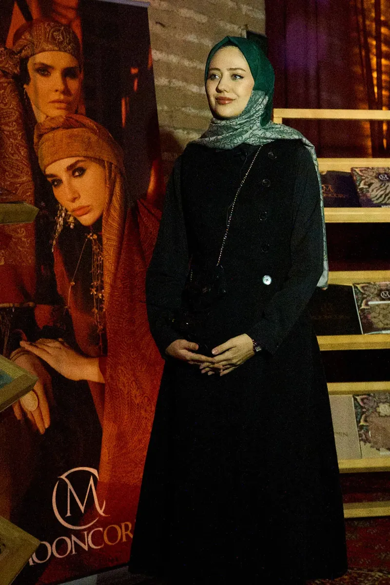 Zümrüt-Pembe Nora Desen Çift Taraflı Şal · görsel 3
