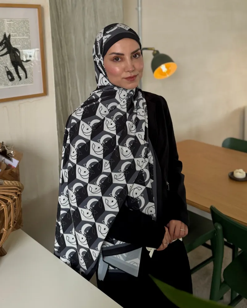 Siyah Icon Vual İpek Şal · görsel 2
