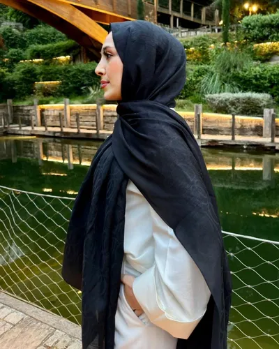 Siyah Imannoor Aura Desen Pamuk Jakar Şal · Siyah Imannoor