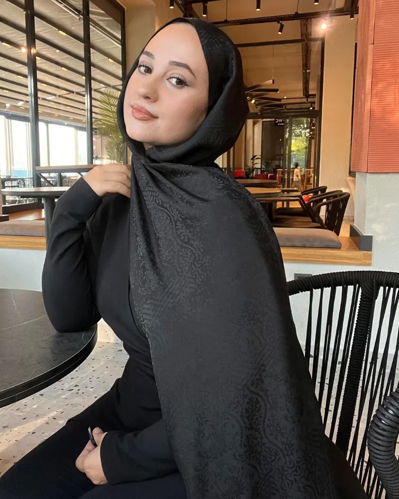 Siyah Lavin Desen Jakar Şal · görsel 3