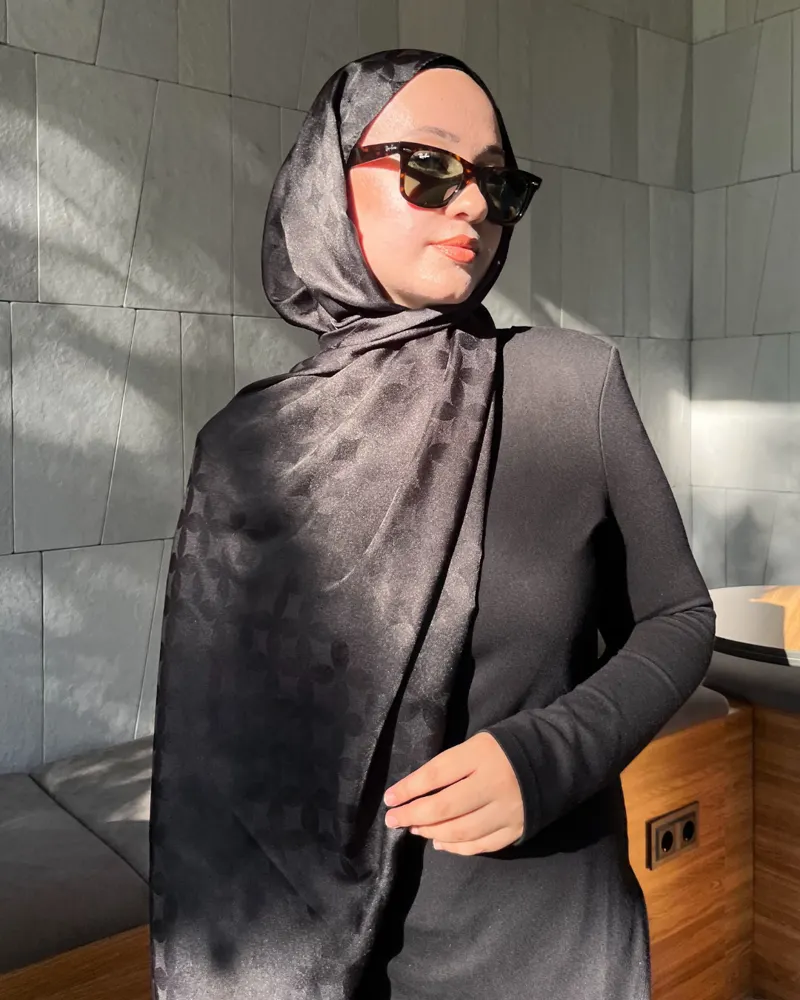 Siyah Rise Desen Jakar Şal · görsel 2