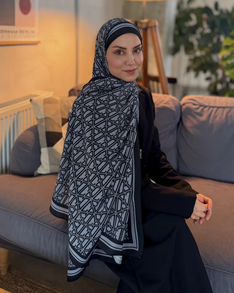 Siyah Signature Vual İpek Şal