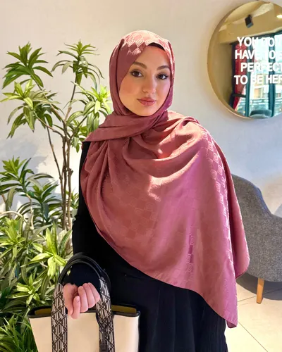 Soft Pembe