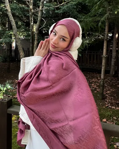 Soft Pembe