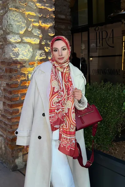 Şüheda'nın Bordo Zeren Desen İpek Şal Tercihi · Bordo